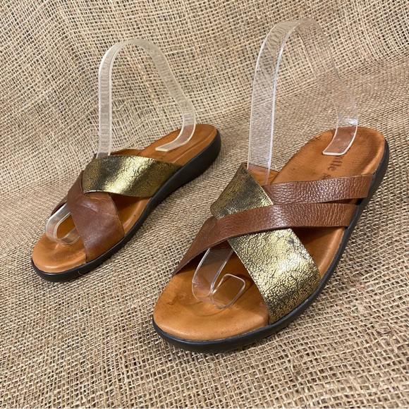 Gentle Souls Sandals Wedge Slip on Brown Gold Size 6M - Picture 2 of 11